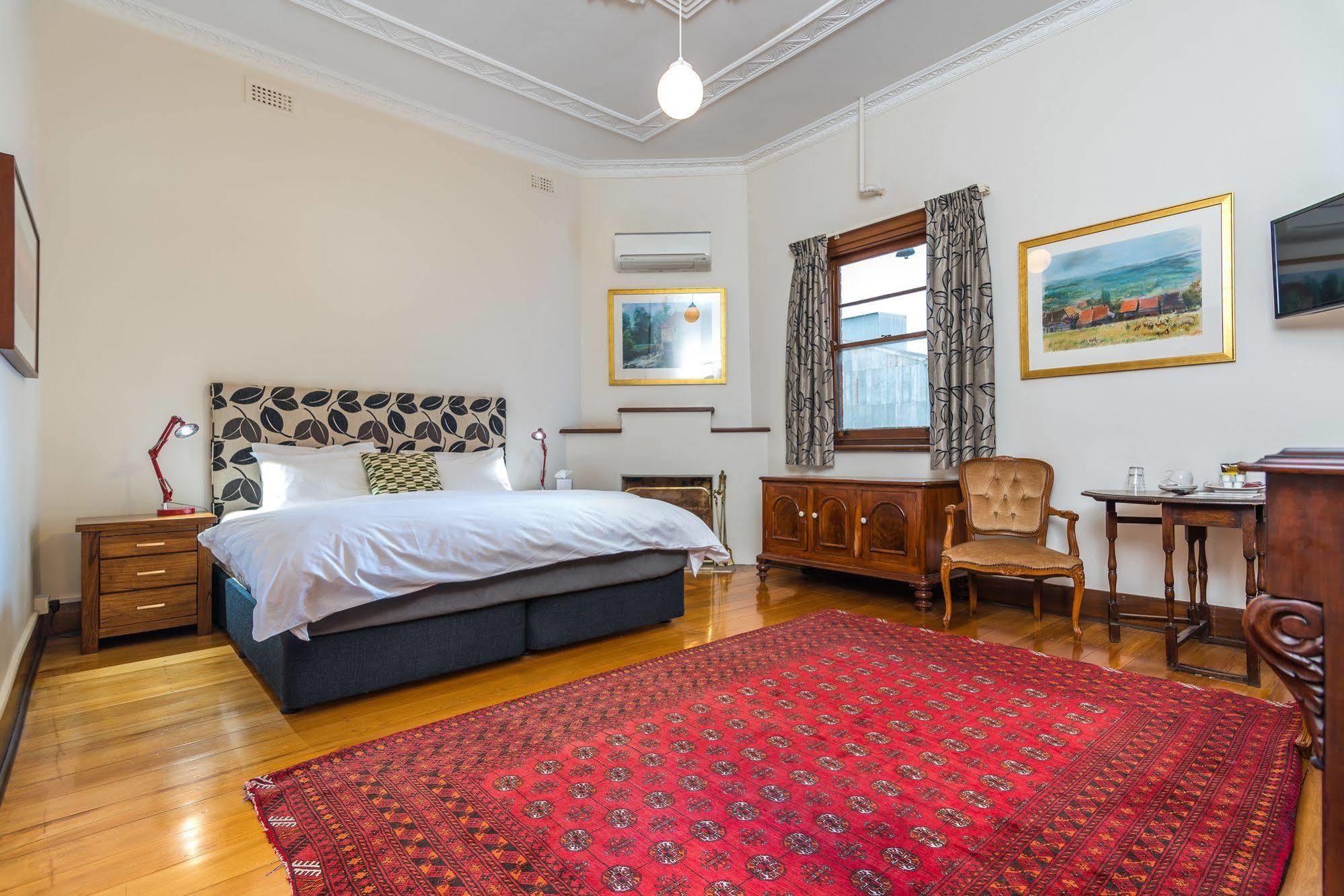 Northern Arts Hotel Касълмейн Екстериор снимка
