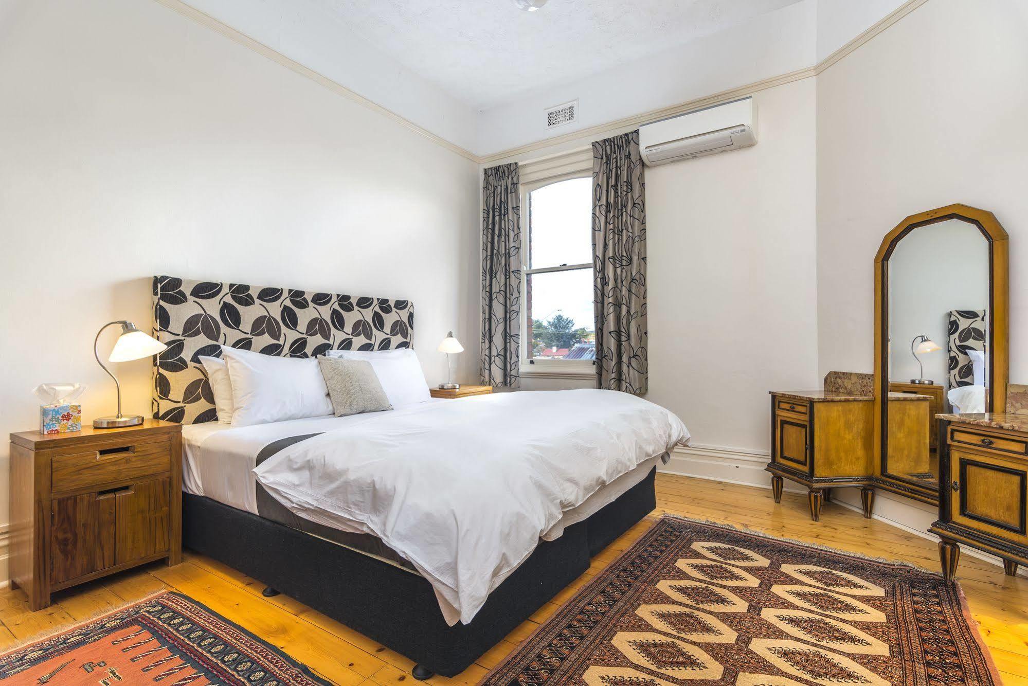 Northern Arts Hotel Касълмейн Екстериор снимка