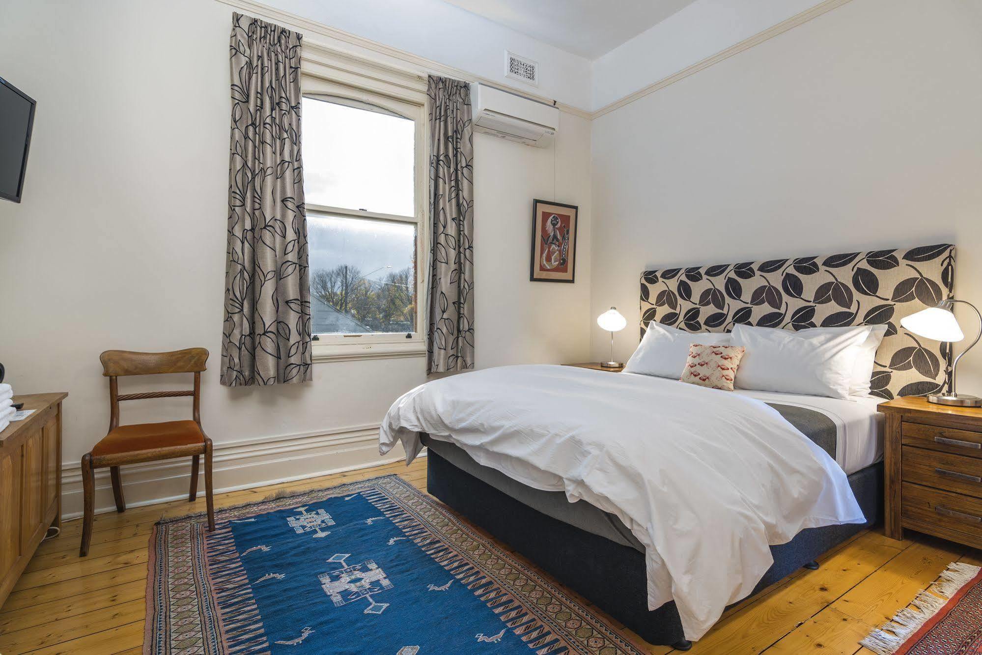Northern Arts Hotel Касълмейн Екстериор снимка